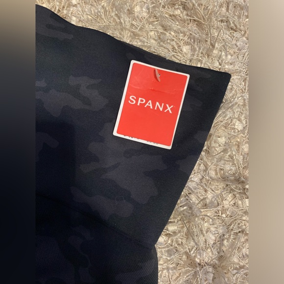 Spanx Black Camouflage Seamless Leggings size M - Picture 4 of 10